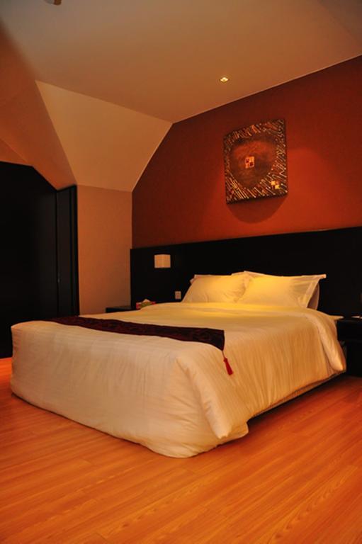 Tat Place Hotel Kuala Belait Chambre photo